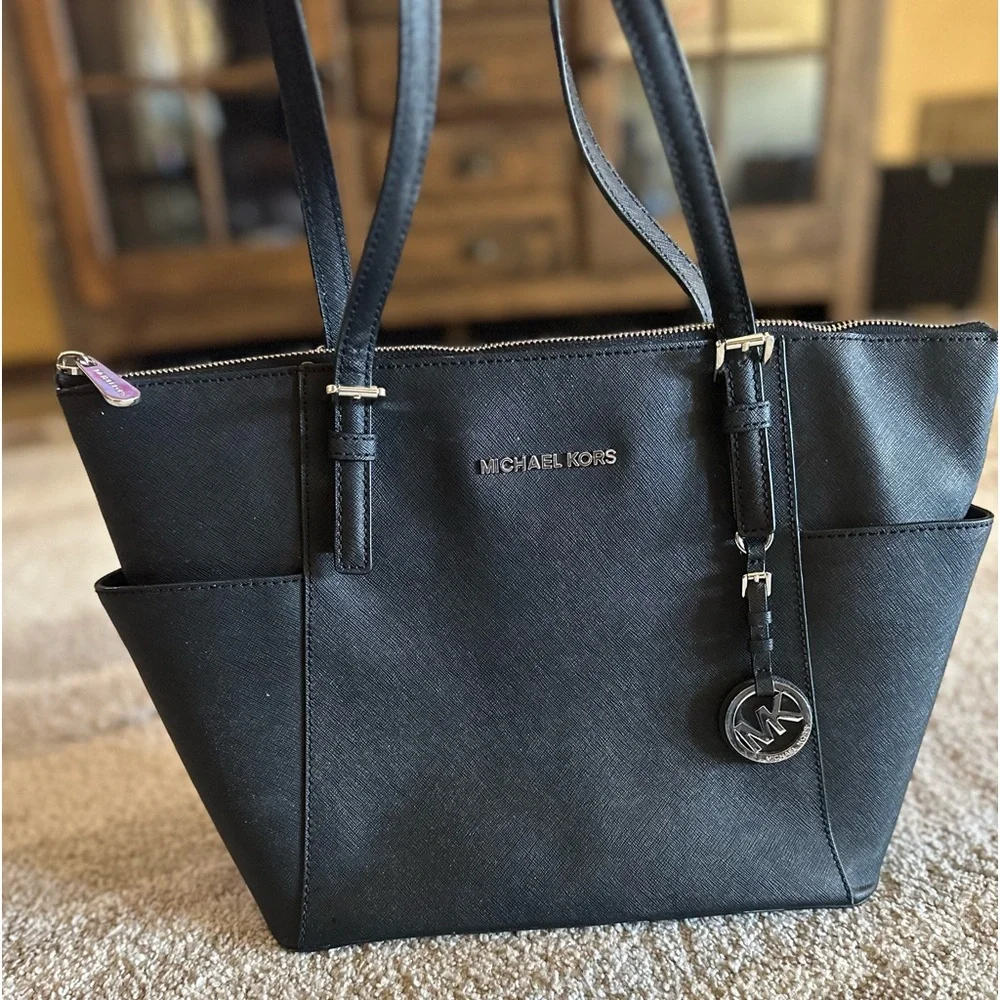 Michael Kors Jet Set East/West Saffiano Leather Tote Black/Silver - Picture 2 of 6